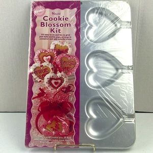 New in package cookie blossom kit